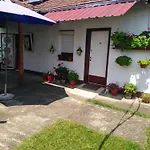 بيت للعطل Blossom Cottage - 