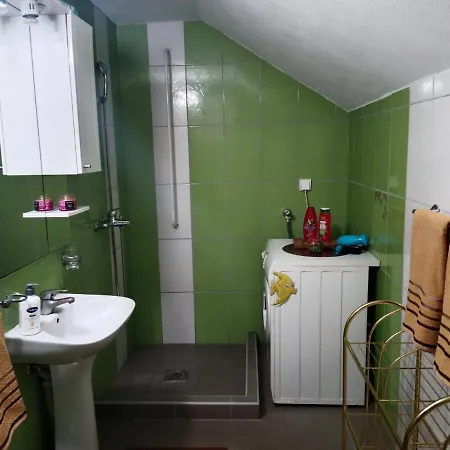 Blossom Cottage - 
