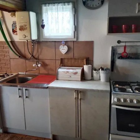 Blossom Cottage - 